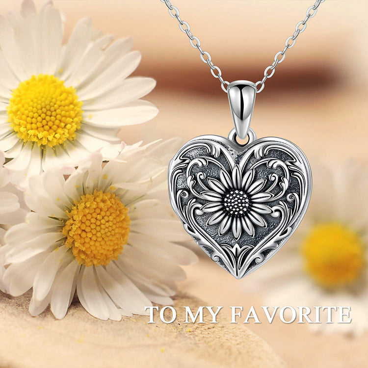 Classic Vintage Sunflower Carved Couple Photo Necklace
