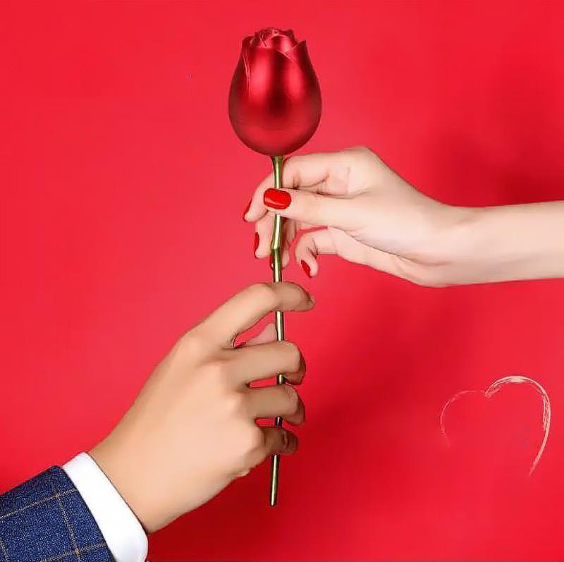 Heart Necklace With Rose